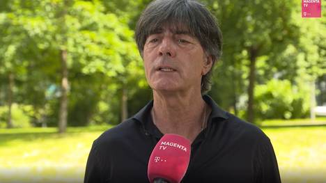 Die deutsche Nationalmannschaft absolviert ihr Abschlusstraining in Herzogenaurach. Dabei hätte das Training wohl doch im Wembley-Stadion stattfinden können. Joachim Löw bezieht Stellung.