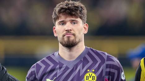 Der angeschlagene Torhüter Gregor Kobel kehrt nach Dortmund zurück.