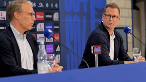 Thomas Reis ist nicht mehr Trainer des FC Schalke 04. Die Verantwortlichen um Peter Knäbel begründen die Entscheidung, lassen aber viele Fragen offen.