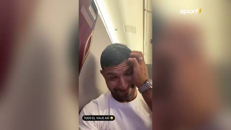 Sergio Agüero gerät auf seinem Flug nach Katar in eine Horde feierwütiger Brasilien-Fans und fühlt sich sichtlich unwohl.   