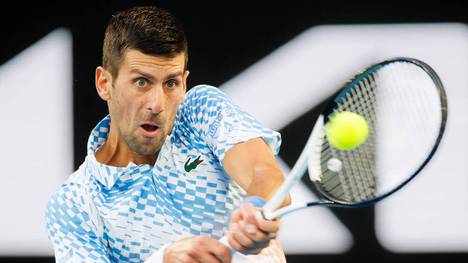 Novak Djokovic hat zum zehnten Mal das Endspiel der Australian Open erreicht. Der Serbe gewann sein Halbfinale gegen Tommy Paul mühelos in drei Sätzen. 