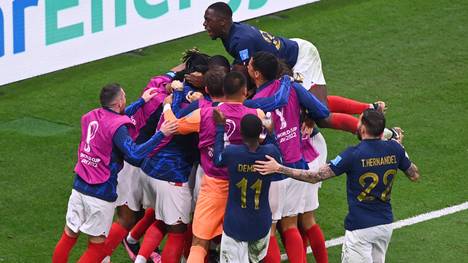 Das WM-Finale steht! Am Sonntag kämpfen Argentinien auf Frankreich um die Krone des Fußballs. Marokkos Märchen ist damit zu Ende, die Afrikaner treffen im Spiel um Platz drei auf Kroatien. 