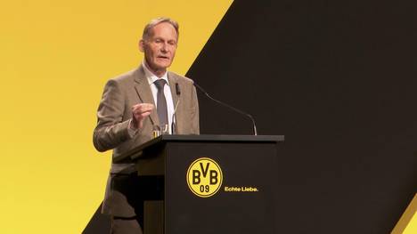 Mit der umstrittenen Partnerschaft mit dem Rüstungskonzern Rheinmetall sind viele BVB-Anhängern nicht einverstanden. Auf der Mitgliederversammlung verteidigt der BVB-Boss Hans-Joachim Watzke diesen Deal.