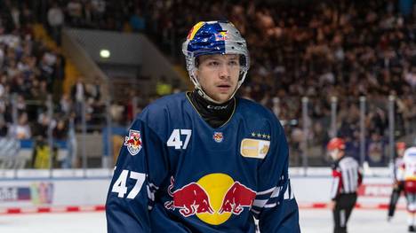 Der schreckliche Tod des Eishockey-Profis Adam Johnson hat die Sportwelt in den letzten Wochen stark beschäftigt. Nach dem Vorfall wurde die die Einführung eines Halsschutzes für Eishockey-Spieler gefordert. Die DEL wird diese künftig einführen. 