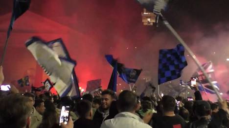 Die Fans von Atalanta feierten den ersten Titel seit 61 Jahren ausgiebig auf den Straßen von Bergamo. Sie hoffen unter anderem, dass Trainer Gian Piero Gasperini noch lange bleibt.