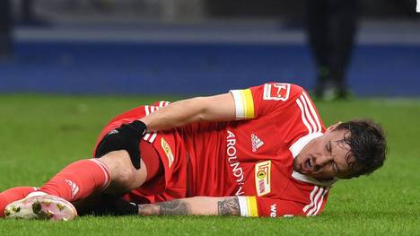 Union Berlin droht der Verlust von Max Kruse. Der Ex-Nationalspieler hat bei der 1:3-Pleite gegen Hertha BSC offenbar eine Knieverletzung erlitten. 