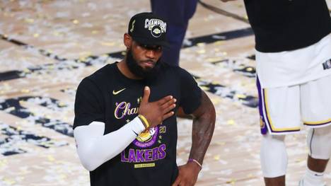 Superstar LeBron James hat sich mit den Los Angeles Lakers vorzeitig auf einen neuen Zweijahresvertrag geeinigt. 