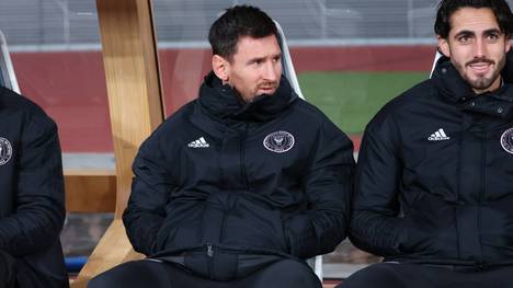 Después de que Argentina no fuera utilizada en un amistoso en Hong Kong, el gobierno metropolitano se quejó.  Ahora la controversia pasa a la siguiente ronda. 