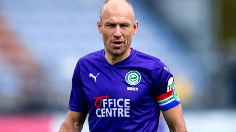 Arjen Robben liebäugelt nach seinem Startelf-Debüt für den FC Groningen mit der EM-Teilnahme.