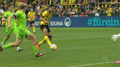 Nachdem der FC Bayern am Samstagabend im Fernduell um die Meisterschaft vorgelegt hat, zieht Borussia Dortmund nach und zerlegt den VfL Wolfsburg im Signal Iduna Park.