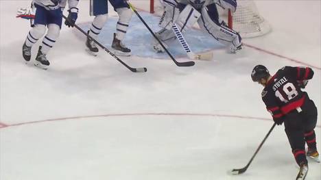 In seinem zweiten NHL-Spiel für die Ottawa Senators lässt es der Deutsche Tim Stützle krachen. Der 19-Jährige trifft per Dropshot zum ersten Mal in der besten Eishockey-Liga der Welt.