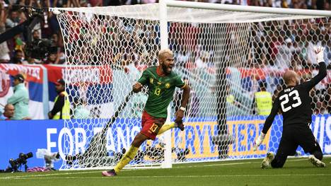 Eric Maxim Choupo-Moting erzielt beim Unentschieden zwischen Kamerun und Serbien sein erstes WM-Tor. Die Afrikaner treffen am Freitag auf Brasilien, während Serbien die Schweiz fordert. 