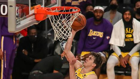 Die Los Angeles Lakers schlagen die Dallas Mavericks in einem Overtime-Drama. Die Entscheidung fällt in der letzten Sekunde der Verlängerung durch Austin Reaves.