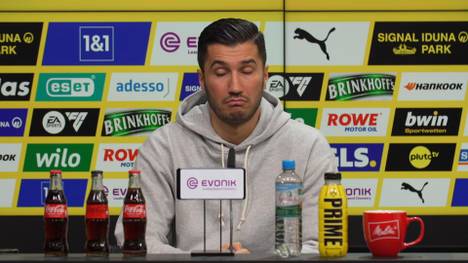 Auf der Pressekonferenz wird BVB-Trainer Nuri Sahin mit einer Frage besonders überrascht. 