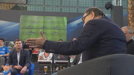 Die schwachen Schalker sorgen weiter für reichlich Gesprächsstoff. Ex-Bundesligatrainer Ewald Lienen kritisiert in der Runde die taktische Aufstellung von S04-Coach Manuel Baum im Derby gegen den BVB.
