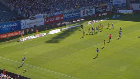 Eintracht Braunschweig muss sich Hansa Rostock geschlagen geben. Am Ende dürfen sich die Niedersachsen dennoch über den Klassenerhalt freuen.