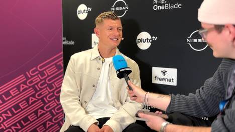 Toni Kroos bekennt sich im SPORT1-Interview als Fan der Darts-WM. Ein Duell zweier Legenden würde die deutsche Fußball-Ikone gerne kommentieren.