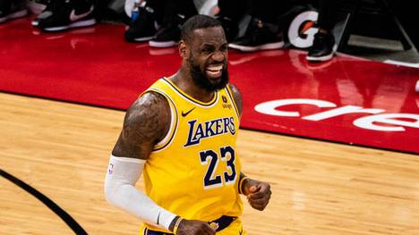 Der Berater von NBA-Superstar LeBron James hat Spekulationen über einen möglichen Abschied des 39-Jährigen von den Los Angeles Lakers dementiert.