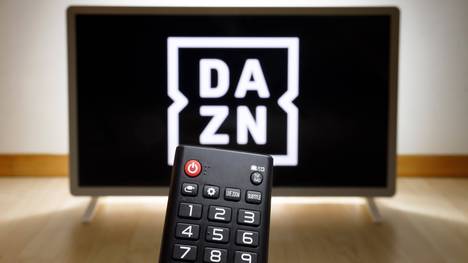 Der Streamingdienst DAZN erhöht seine Abo-Preise deutlich. Nicht alle User müssen sofort mehr zahlen.

