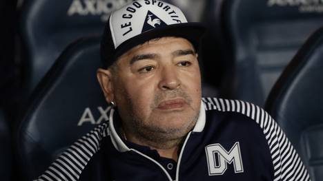 Die rasche Genesung von Diego Maradona nach dessen Hirn-Operation in seiner Heimat erstaunt die Ärzte.