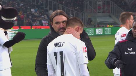 Am Sonntagvormittag ging nach außen hin alles den gewohnten Gang. Daniel Farke stand auf dem Platz und leitete das Training - business as usual. Doch von Normalität kann kaum die Rede sein.