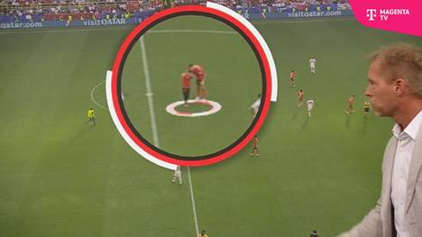 Im Spiel der EUFA EURO 2024 zwischen Portugal und der Türkei kommt es zu einer kuriosen Szene. Ein Junge rennt aufs Feld und bekommt tatsächlich ein Foto mit Superstar Ronaldo.