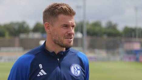 Simon Terodde ist vor zwei Jahren mit dem FC Schalke 04 wieder in die Bundesliga aufgestiegen. Nach dem sofortigen Abstieg bleibt das Ziel aber das Gleiche wie damals.
