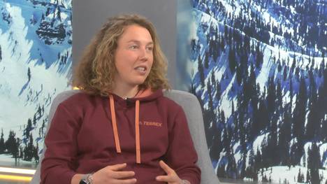 Nach ihrem frühen Rücktritt hat Weltmeisterin & Olympiasiegerin Laura Dahlmeier ihre Leidenschaft für Sport und Berge nicht verloren. Ob Berglaufen, Tourenski oder Klettern - die 29-Jährige probiert alles aus. 