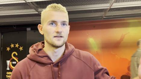 Bayerns Matthijs de Ligt spricht nach dem Sieg gegen Galatasaray über die Stimmung, sein Zusammenspiel mit Kim Min-Jae und Sven Ulreich.