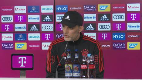 Nach dem vielen Rätseln, warum Thomas Müller nicht von Anfang an spiele, witzelt der Trainer Thomas Tuchel nun, er habe ihn aufgrund der vielen Anfragen der Reporter am letzten Spieltag aufgestellt.