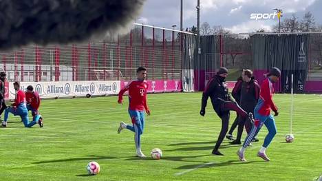 Thomas Tuchel leitet sein erstes Training als Chefcoach des FC Bayern München. Leroy Sané bekommt direkt einen besonderen Gruß.