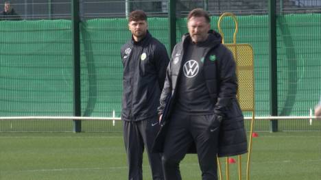 Ralph Hasenhüttl hat seinen Sohn Patrick zum Co-Trainer gemacht. Beide leiteten am Dienstag die erste Einheit beim VfL Wolfsburg.
