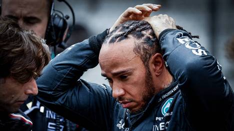 Mercedes-Pilot Lewis Hamilton erlitt im Qualifying zum Großen Preis von China einen herben Rückschlag: Der Rekordweltmeister, der wenige Stunden zuvor im Sprintrennen mit einem zweiten Platz geglänzt hatte, landete im Qualifying zum Großen Preis nur auf dem 18. Platz.