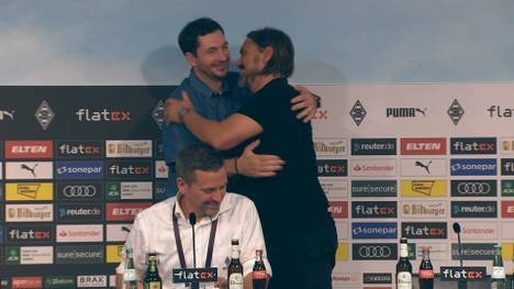 Sandro Schwarz und Daniel Farke kennen sich lange, auch weil beide in Russland Trainer waren. Auf der PK nach dem 1:0-Sieg der Fohlen, necken sich die beiden Trainer.