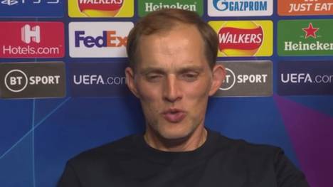 Chelseas Trainer Thomas Tuchel zeigte seine Gesangsstimme, während er auf die Pressekonferenz nach dem 1:0-Sieg von Chelsea gegen Zenit in der UEFA Champions League wartete.