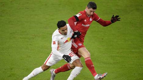 Das Bundesliga-Spitzenspiel zwischen RB Leipzig und Bayern München wird ohne Zuschauer stattfinden. 