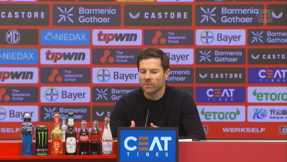 Victor Boniface stand nach seinem geplatzten Wechsel zu Al-Nassr gegen Hoffenheim überraschend in der Startelf. Trainer Xabi Alonso spricht nach dem Sieg über die Situation rund um den Stürmer. 