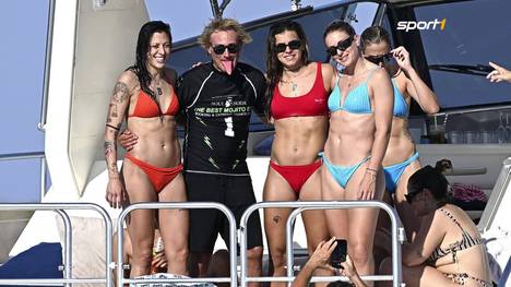 Nach dem Kuss-Skandal rund um Luis Rubiales und Jennifer Hermoso beim Finale der Frauen-WM feiern die Weltmeisterinnen ihren Titel auf Ibiza. 
