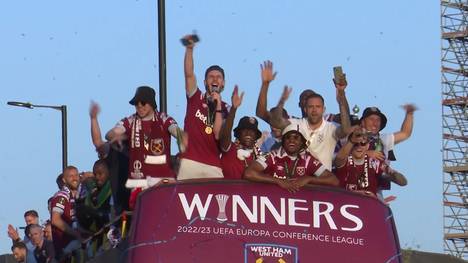 West Ham United gewinnt das Finale der UEFA Conference League knapp mit 2:1 gegen die Fiorentina. In London gab es bei der Ankunft des Teams eine Parade zu ehren der Helden.