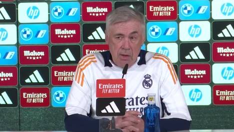 Real Madrids Trainer Carlo Ancelotti hat Vinícius Júnior nach seiner Roten Karte beim FC Valencia verteidigt und lobt seinen Superstar.