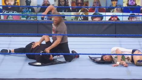 Bei WWE Friday Night SmackDown wird Daniel Bryan dem WrestleMania-Titelmatch zwischen Roman Reigns und Edge hinzugefügt. Der "Rated-R Superstar" verliert darauf komplett die Fassung.