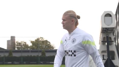 Erling Haaland hat bei Manchester City einen blendenden Start hingelegt. Sein Vater erklärt nicht zum ersten Mal, dass sein Sohn womöglich in absehbarer Zeit einen neuen Verein suchen könnte.