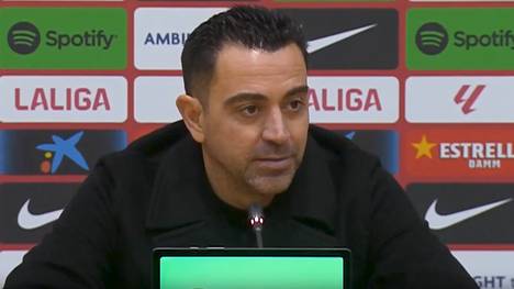 Xavi hat auf der Pressekonferenz nach der kuriosen 3:5-Heimniederlage gegen den FC Villarreal bekannt gegeben, dass er im Sommer als Trainer beim FC Barcelona aufhören werde.