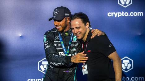 Lewis Hamilton ist mit sieben WM-Titeln Rekord-Weltmeister der Formel 1. Nun droht im jedoch der Verlust seines ersten Pokals. Denn ein ehemaliger Konkurrent prüft nun rechtliche Schritte.