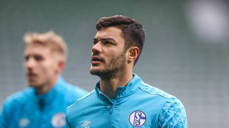 Bei Schalke 04 ist am letzten Tag der Transferperiode noch einmal einiges passiert. Ozan Kabak verlässt den Klub, Shkodran Mustafi kommt. Alle Hintergründe dazu im Video.