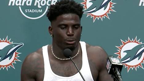 Tyreek Hill wurde vor dem Spiel der Dolphins gegen die Jaguars von der Polizei festgenommen und anschließend wieder freigelassen. Nach dem Match schilderte der sichtlich aufgewühlte Wide Receiver den Vorfall.