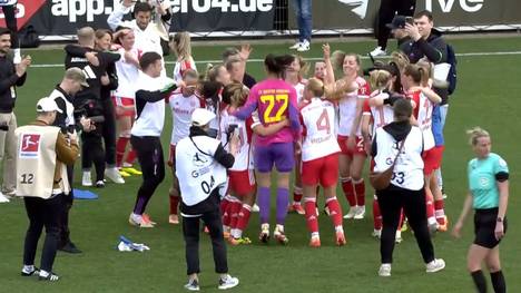 Es ist geschafft! Die Frauen des FC Bayern München sind deutscher Meister. Mit dem 2:1 in Leverkusen bejubelt das Team von Alexander Straus den sechsten Bundesliga-Titel.