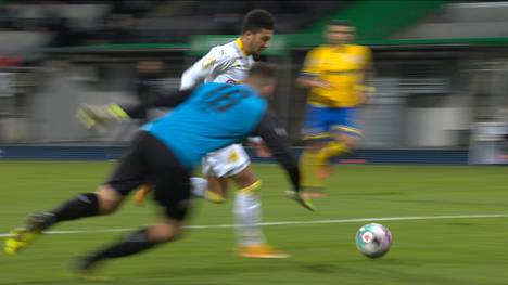 Borussia Dortmund zieht mit einem 2:0 bei Eintracht Braunschweig ins Pokal-Achtelfinale ein. Jadon Sancho besorgt kurz vor Schluss die Entscheidung,