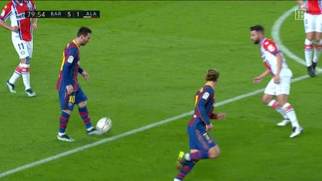 Bei Barcas Schützenfest gegen Alavés wird Lionel Messi erst ein Traumtor aberkannt - doch der Argentinier legt im Anschluss gleich mehrfach nach.