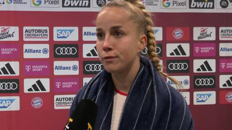 Die Bayern-Frauen scheiden durch ein spätes Gegentor gegen Paris Saint-Germain unglücklich aus der Champions League aus. Dementsprechend niedergeschlagen reagieren Giulia Gwinn und Klara Bühl.